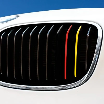 Abbildung von Motoking Nierenaufkleber Deutschland Schwarz/Rot/Gelb REFLEKTIEREND für alle BMW Modelle