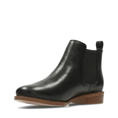 Abbildung von Clarks Klassische Stiefeletten Taylor Shine 261119654 Black Leather Stiefel