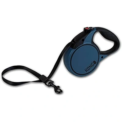 Abbildung von KONG ausrollbare Hundeleine in 5m Länge I Für mittelgroße Hunde bis 30kg Größe M Hochwertige Rollleine mit Break &amp; Lock System blau komfortable Leine Softgriff reflektierendem Gurt