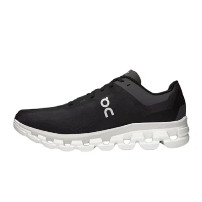 Abbildung von On Cloudflow Trainingsschuh, Herren, Größe: 43, Black white Schuhe