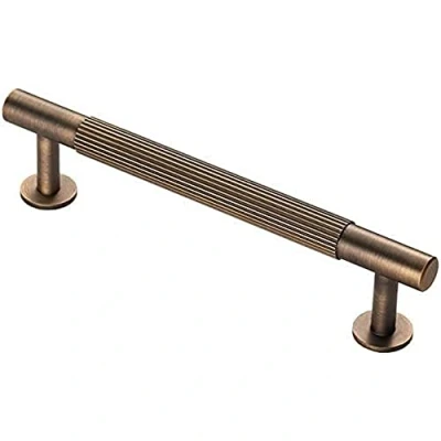 Abbildung von Fingertip Designs Möbelgriff &quot;Lines&quot; 128mm antik Messing