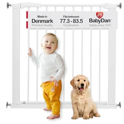 Abbildung von BabyDan Swing Shut, Treppengitter zum klemmen, 77,3 83,5 cm, Babygitter/Sicherheitsgitter, Weiß, hergestellt in Dänemark (Haustiergitter/Hundegitter)