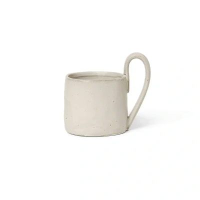 Abbildung von ferm LIVING Tasse Flow, weiß, 360 ml, Keramik, glasiert