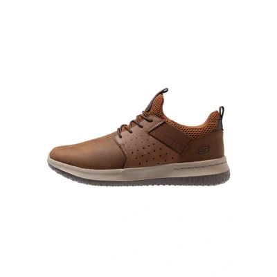 Abbildung von Skechers Delson Axton Slipper, Herren, Größe: 43, Dark brown Schuhe