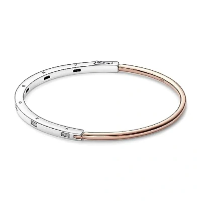 Abbildung von Pandora Armreif 582740C01 Damen Signature I D Pavé Silber Rosévergoldet 17,5
