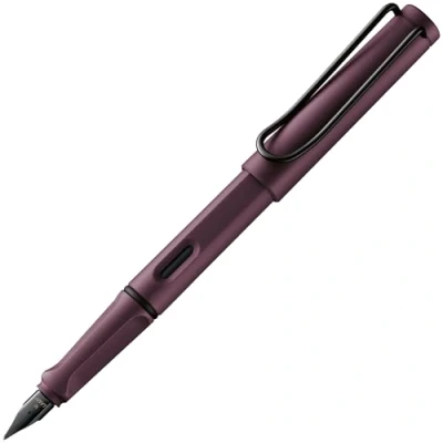 Abbildung von Lamy safari scarlet Füller Füllhalter mit ergonomischem Griff &amp; polierter Stahlfeder in Strichbreite EF robuster ASA Kunststoff inkl. Tintenpatrone T 10 blau Rechtshänder