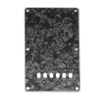 Abbildung von Musiclily 6 Löcher Tremoloabdeckung Backplate für China Made Squier, 4 lagig Black Pearl