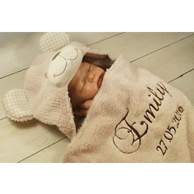Abbildung von Zweilagige Babydecke mit Namen und Datum bestickt Wagendecke 3D Motiven (Beige Teddybär) (302022)