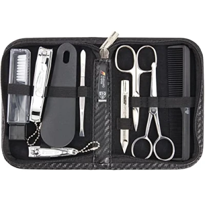 Abbildung von DREI SCHWERTER Germany 10 tlg. Maniküreset Nagel Set Etui in Kunstleder Carbonoptik &#039;Monza&#039; Inhalt: Nagelschere, Kamm, Nasenschere, Saphirnagelfeile, Nagelknipser, Fußnagelknipser uvm