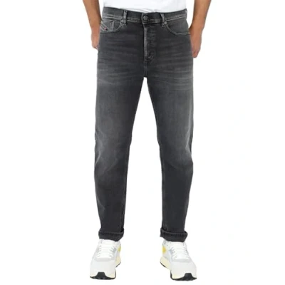 Abbildung von Diesel Herren 2006 D fining Jeans, 02 09e94, 31W / 32L
