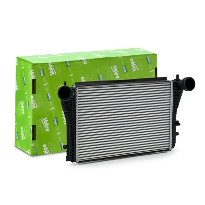 Abbildung von VALEO 818795 Ladeluftkühler Aluminium VOLKSWAGEN: GOLF 5 Schrägheck, Touran I, 6, AUDI: A3 Sportback, TT Coupe kfzteile,