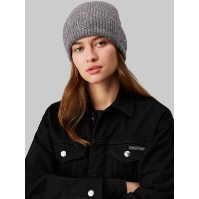 Abbildung von Calvin Klein Jeans Beanie &quot;THICK EMBROIDERY BEANIE&quot;, mit Logostickerei