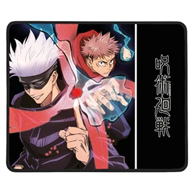 Abbildung von Konix Jujutsu Kaisen Gaming Mauspad 32 x 27 cm rutschfeste Basis Motiv Gojo und Yuji
