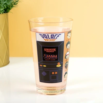 Abbildung von Stranger Things Arcade Kälteempfindliches Glas