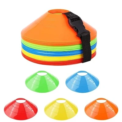Abbildung von Fousenuk 50 Stück Fussball Hütchen Set, Runde Markierungshütchen Mit Ständer, Sport Hütchen, Markierungsscheiben, Fußball für Hockey, Eislaufen, Handball, Koordinationstraining (5 Farben)