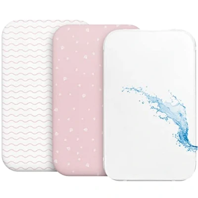 Abbildung von 2X Spannbettlaken aus 100% Baumwolle mit Gummiband 1X Matratzenschoner wasserdichtem Material 3er Set 55x90cm Rosa