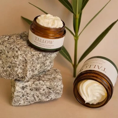 Abbildung von TALLOW Original Balm Natur Bio Grassgefüttert Rindertalg Creme aus Deutschland (Bodensee), Geruchslos, Kein Chemie, 100% natürliche Hautpflege, mit Jojobaöl für Gesichtspflege (30 ml)