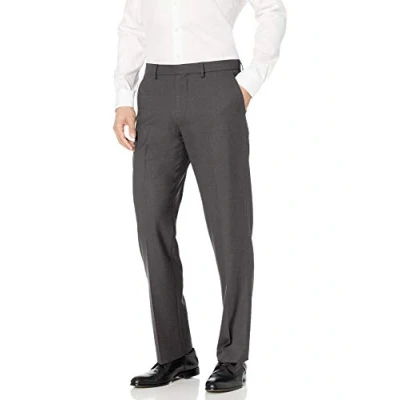 Abbildung von Amazon Essentials Herren Knitterfeste Stretch Hose, Klassische Passform, Dunkelgrau, 31W / 30L