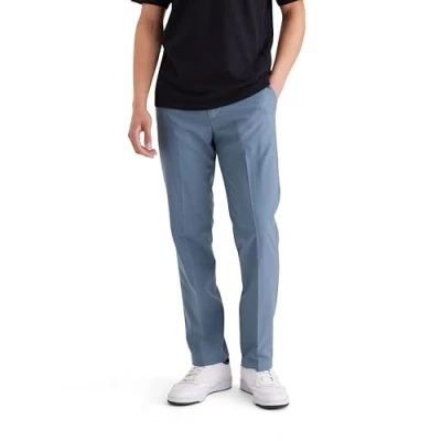 Abbildung von Dockers Herren Signature Khaki Slim GO Chinos, Bluefin, 33W / 32L
