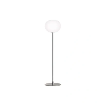 Abbildung von FLOS Glo Ball Floor 1 Stehleuchte, silber matt