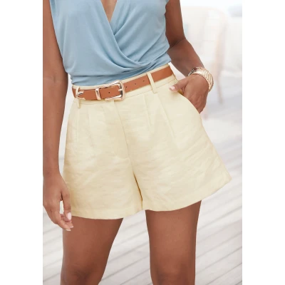 Abbildung von LASCANA Webshorts mit Bundfalten, kurze Stoffhose Taschen, elegant