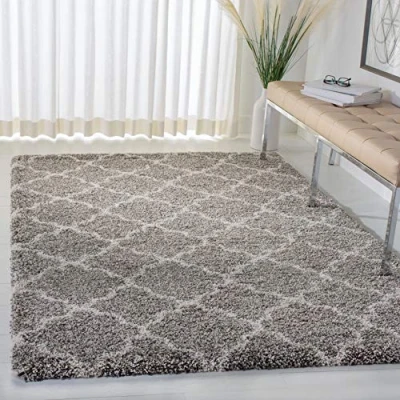 Abbildung von SAFAVIEH Zottelig Teppich für Wohnzimmer, Esszimmer, Schlafzimmer Hudson Shag Collection, Hoher Flor, Grau und Elfenbein, 122 X 183 cm