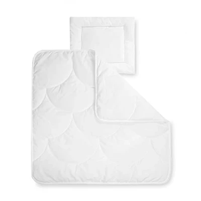Abbildung von Kindersteppbett + Kopfkissen, Babytraum, Julius Zöllner, Füllung: Lite Loft Faser von Thinsulate 3M, Bezug: 65% Polyester, 35% Baumwolle