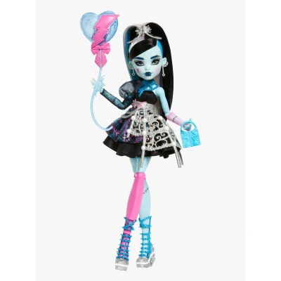 Abbildung von Monster High Scary Sweet Birthday Puppe, Frankie Stein im schwarzen Partykleid mit themenbezogenem Zubehör wie Einladung, Luftballon, Geschenk, Lippenstift und mehr, JBG75