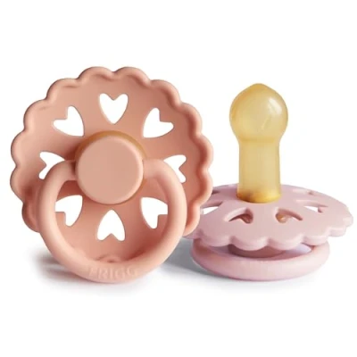 Abbildung von FRIGG Fairytale Schnuller 2 Packung Latex BPA Frei Hergestellt In Dänemark Symmetrischer Sauger Kirschform (Pretty Peach/Primrose, Größe (6 18 Monate))