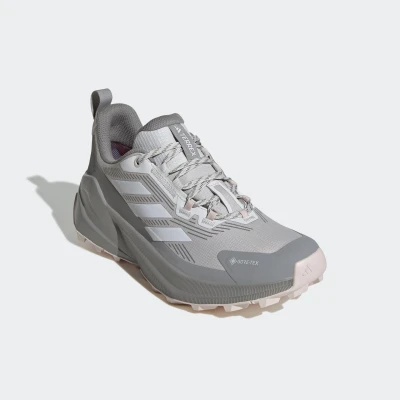 Abbildung von Adidas Terrex Trailmaker 2 Goretex Hikingschuh, Damen, Größe: 39 1/3, grey one/dash grey/chalk solid Schuhe
