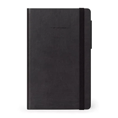 Abbildung von Legami Notizbuch mittelliniert, aus FSC® zertifiziertem Papier, elfenbeinfarbenes Papier 90 g/m², 192 Seiten, Softcover, Gummibandverschluss, 13 x 21 cm, Farbe Schwarz, MYNOT0165