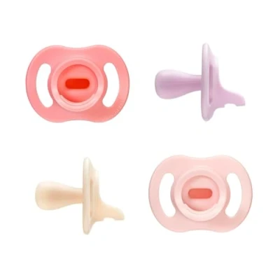 Abbildung von Tommee Tippee Ultraleichter StayPut Schnuller, einteiliges Silikondesign, 0 6m, 4er Pack