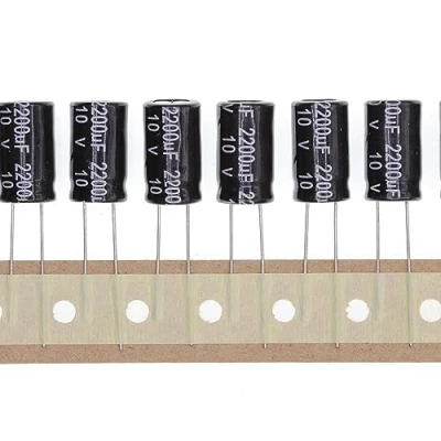 Abbildung von 50 Stück 10V 2200UF Steckbarer Aluminium Elektrolytkondensator 10x17 10 * 17mm