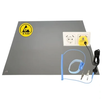 Abbildung von Minadax 120 x 60cm Antistatik ESD Computer Matte Tischmatte „Premiumqualität“ inkl. Manschette + 2,4m Verlängerung Erdungs Stecker