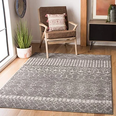 Abbildung von SAFAVIEH Boho Teppich für Wohnzimmer, Esszimmer, Schlafzimmer Tulum Collection, Kurzer Flor, Grau und Elfenbein, 91 X 152 cm
