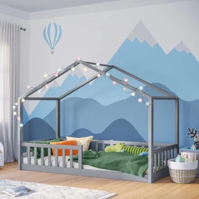 Abbildung von Bellabino Bia Kinderbett 80x160 cm Hausbett mit Matratze, Rausfallschutz &amp; Lattenrost Montessori Bodenbett aus Massivholz Kiefer Kinder Bett in Grau für Jungen und Mädchen