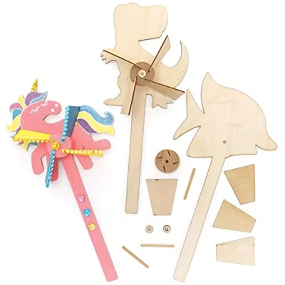 Abbildung von Baker Ross FE534 Holzwindmühlen Kits, 4 Stück, für Kinder Kunst und Bastelprojekte, Holzhandwerk zum Dekorieren, Personalisieren Ausstellen