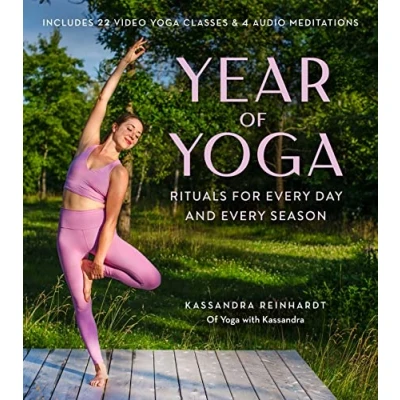 Abbildung von Year of Yoga: Rituals for Every Day and Season (Yoga with Kassandra, Yin Yoga, Vinyasa Lunar Yoga)