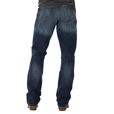 Abbildung von Wrangler Herren Retro Relaxed Fit Bootcut Jeans
