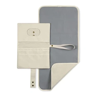 Abbildung von Hauck Wickeltasche Change N Walk Beige, Windeltasche mit Wickelunterlage, Organizer, Wickeltetui Schlaufe