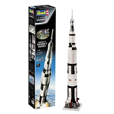Abbildung von Revell® Modellbausatz Apollo 11 Saturn V Rocket, Maßstab 1:96, Jubiläumsset mit Basis Zubehör, Made in Europe