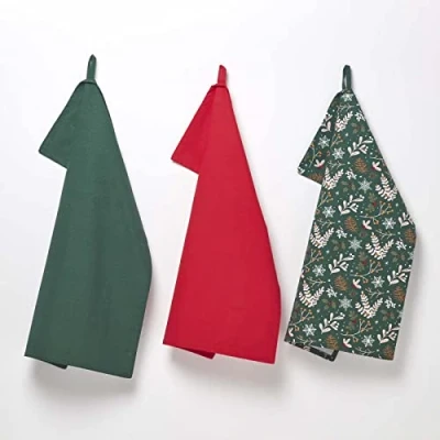 Abbildung von Homescapes 3er Set Weihnachts Geschirrtücher Weihnachtswald grün rot, 3 Küchentücher aus 100% Baumwolle, saugfähige Geschirrhandtücher mit Dekor