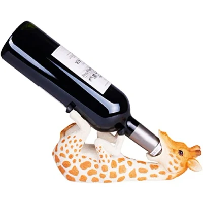 Abbildung von BRUBAKER Weinflaschenhalter Durstige Giraffe, (1 St), Flaschenhalter Trinkende Tiere Flaschenständer lustig Safari Deko Figur Bar Handbemalt Weinzubehör Witzige Dekoration Wein Geschenk