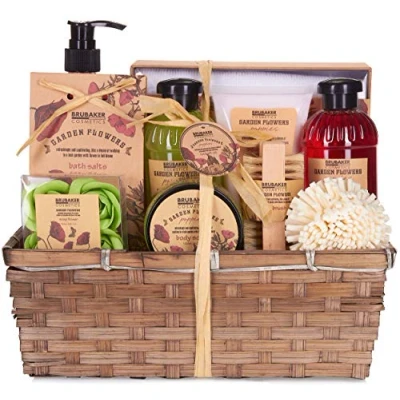 Abbildung von BRUBAKER Hautreinigungs Set Dusch und Badeset mit Mohnblumen Duft, 14 tlg., Frauen Geschenkset im Pflanzkorb, Beauty Wellness Pflegeset für Damen