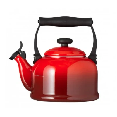 Abbildung von Le Creuset Wasserkessel / Flötenkessel Tradition Induktion Kirschrot 2.1 Liter