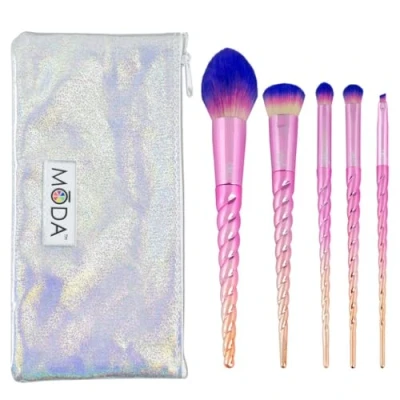 Abbildung von MODA Royal &amp; Langnickel Make up Pinsel Set mit Tasche, Reisegröße, Einhorn Motiv, 6 teiliges Rouge, Teint, gewölbter Schatten , Falten und WinkelEyeliner Pinsel, Mythisches Ombré