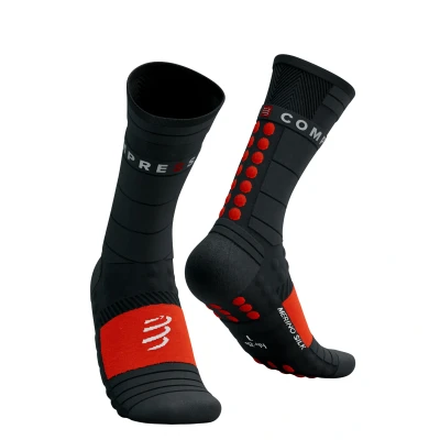 Abbildung von Compressport Pro Racing Socks Winter Run Black/High Risk Red T1