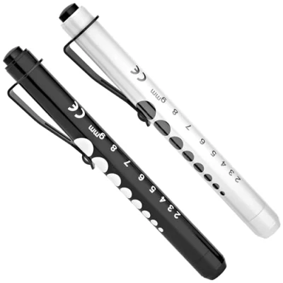 Abbildung von Diagnostikleuchte Pupillenleuchte, RISEMART 2 Stück Wiederverwendbare LED Stiftlampe mit Taschenclip alsr Krankenschwestern Ärzte Schüler Stiftlicht(Schwarz und weiß)
