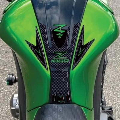Abbildung von labelbike Tank 3D Aufkleber kompatibel mit Kawasaki Z1000 ab 2010 grün