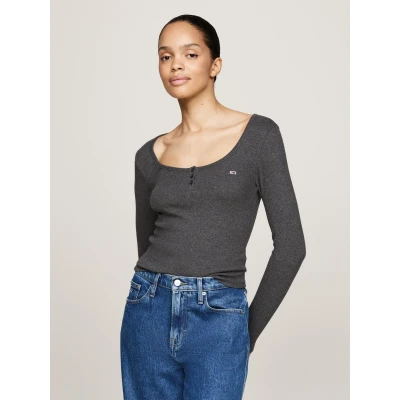 Abbildung von Tommy Jeans Curve Henleyshirt &quot;TJW MELANGE HENLEY LS EXT&quot;, mit tiefem Rundhals, Knopfleiste, Langarm, Logo Flag